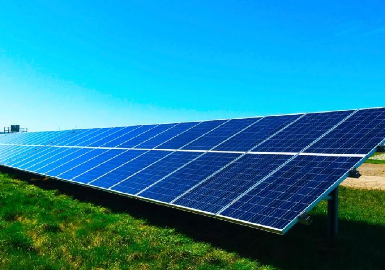 Ministerstvo životního prostředí zveřejnilo dvě výzvy na výstavbu fotovoltaických elektráren.